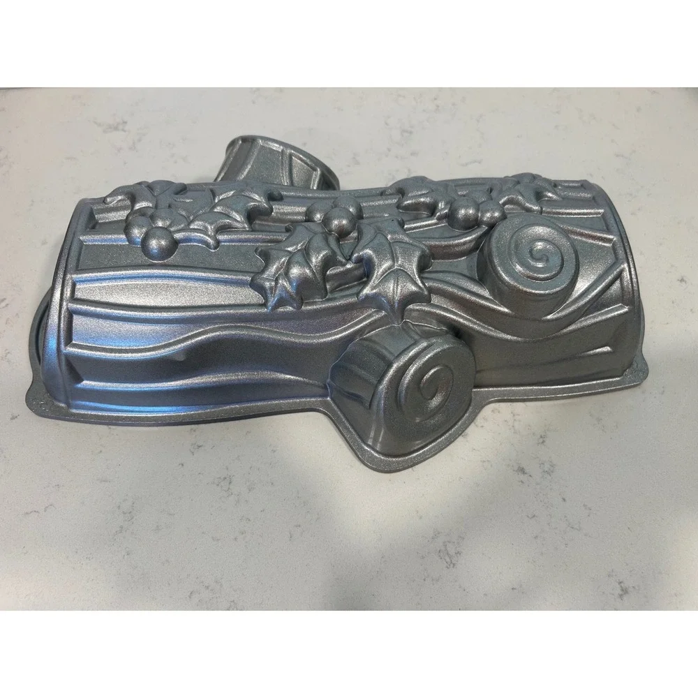 Nordic Ware Yule Log Pan Cast Aluminum Buche de Noel Cake Mold Silver 9 Cup USA